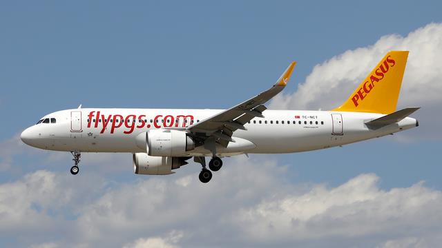 TC-NCT:Airbus A320:Pegasus Airlines